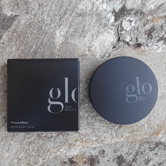 NWT Glo Skin Beauty Pressed Foundation - Picture 9 of 10